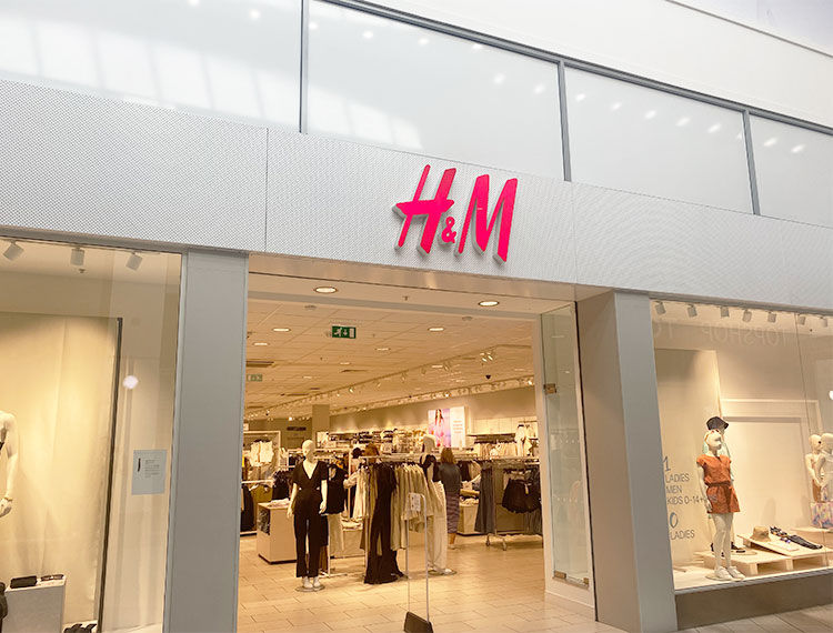 h and m