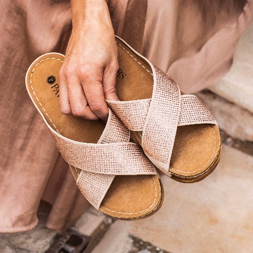 Pavers 1 BAIZH37001 1 crop